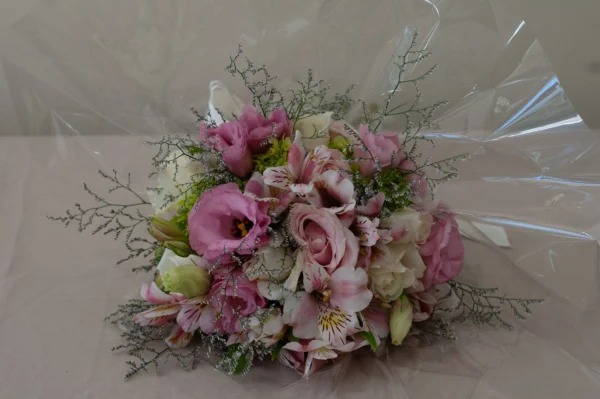 Buquê “Mix de Flores Cor de Rosa”